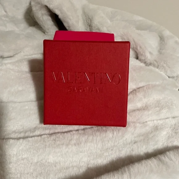 Valentino Garavani Preloved Fushia Crystals VLogo Earrings - Picture 13 of 13